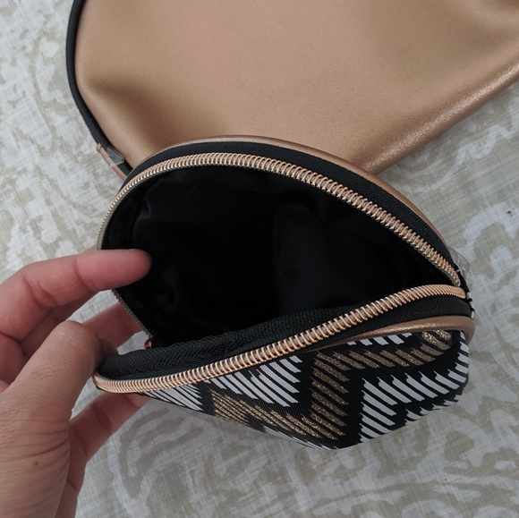 Never used Adrienne Vittadini make up bags - Picture 2 of 3